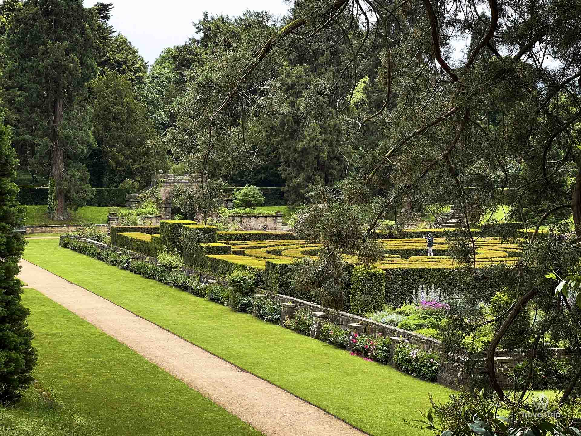Chatsworth House Garden Maze